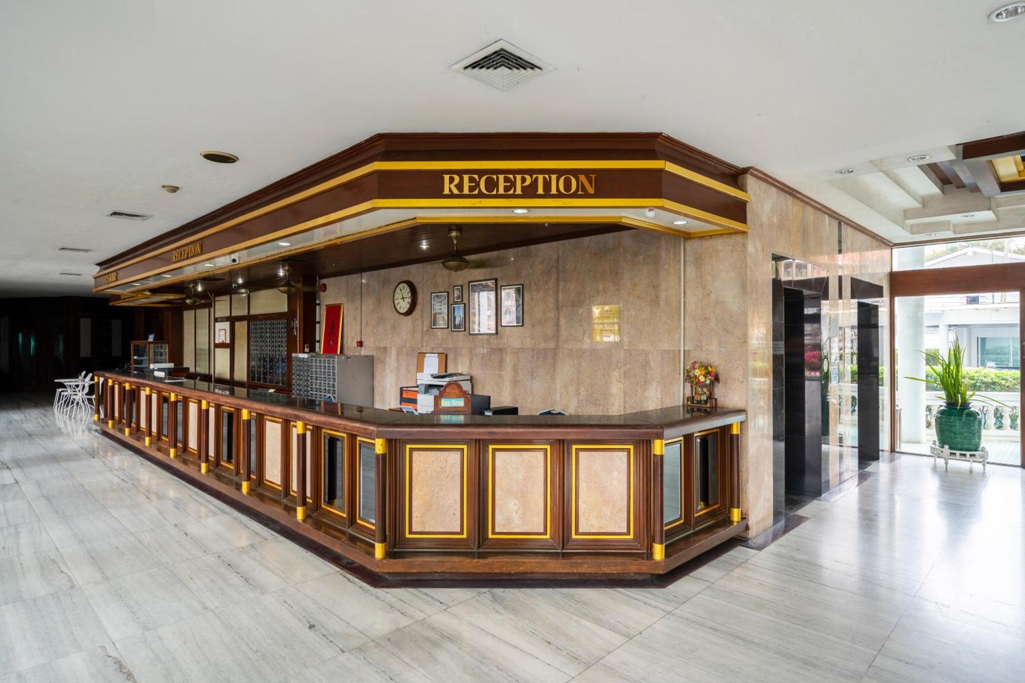Welcome Plaza Hotel Pattaya Exterior photo
