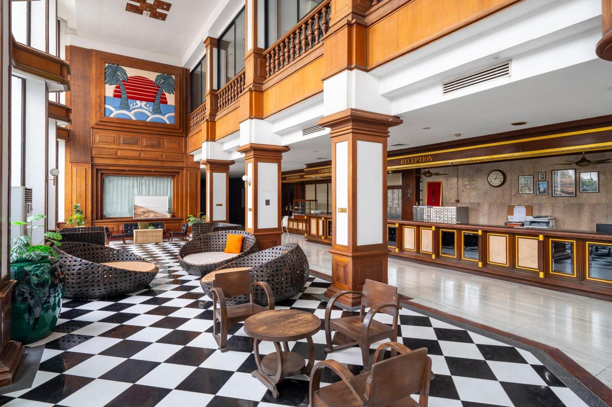 Welcome Plaza Hotel Pattaya Exterior photo