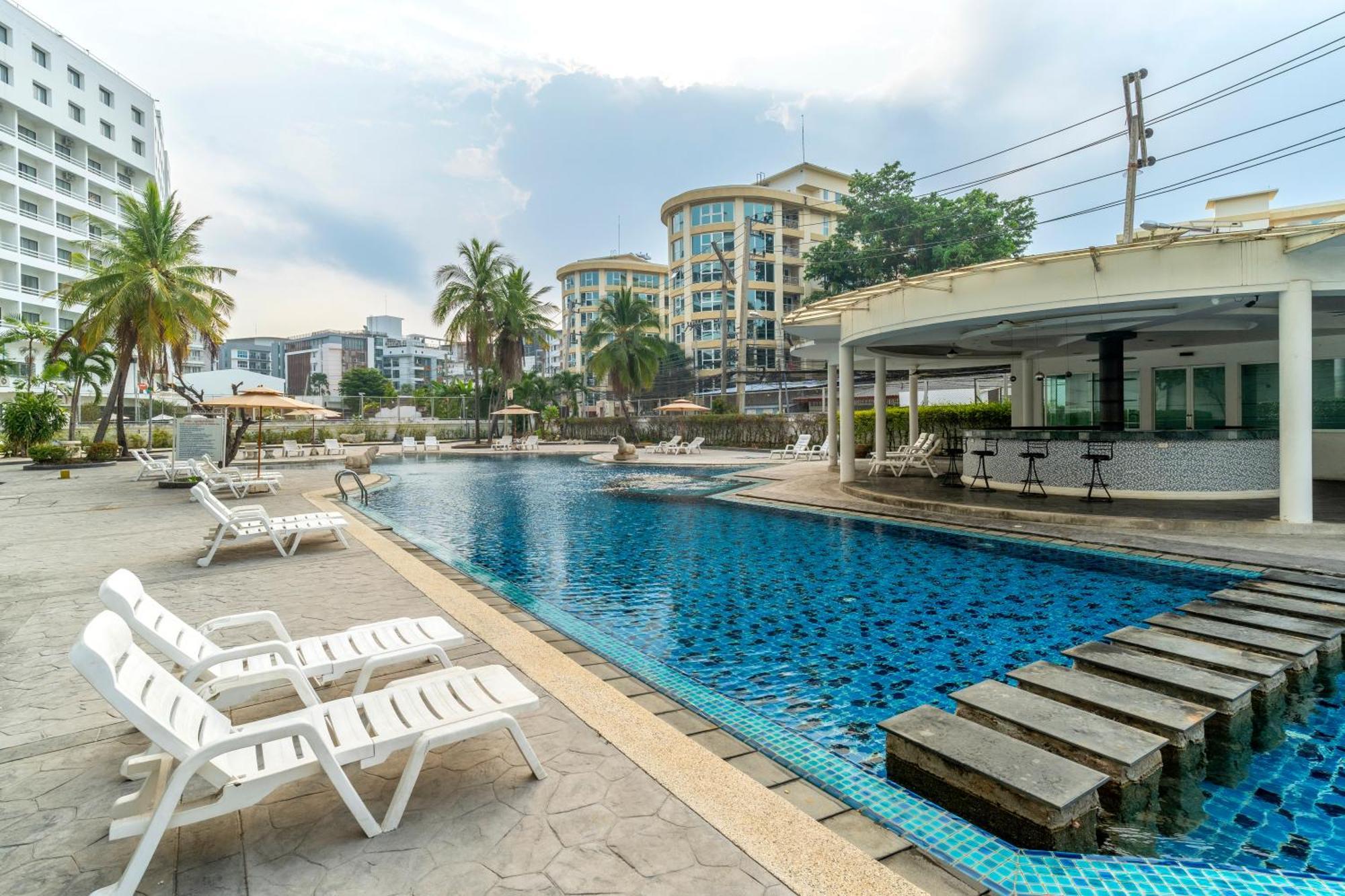 Welcome Plaza Hotel Pattaya Exterior photo