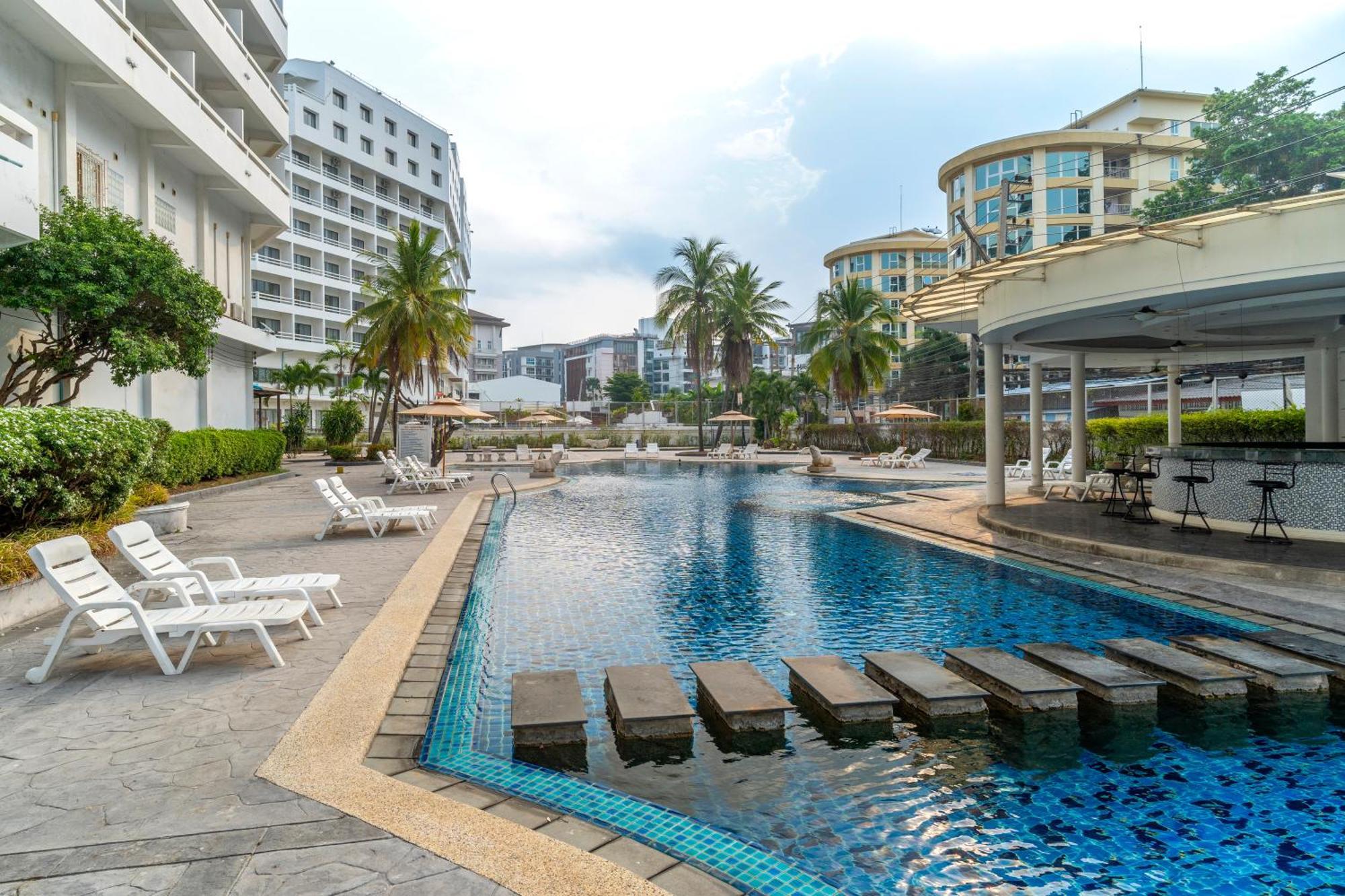 Welcome Plaza Hotel Pattaya Exterior photo