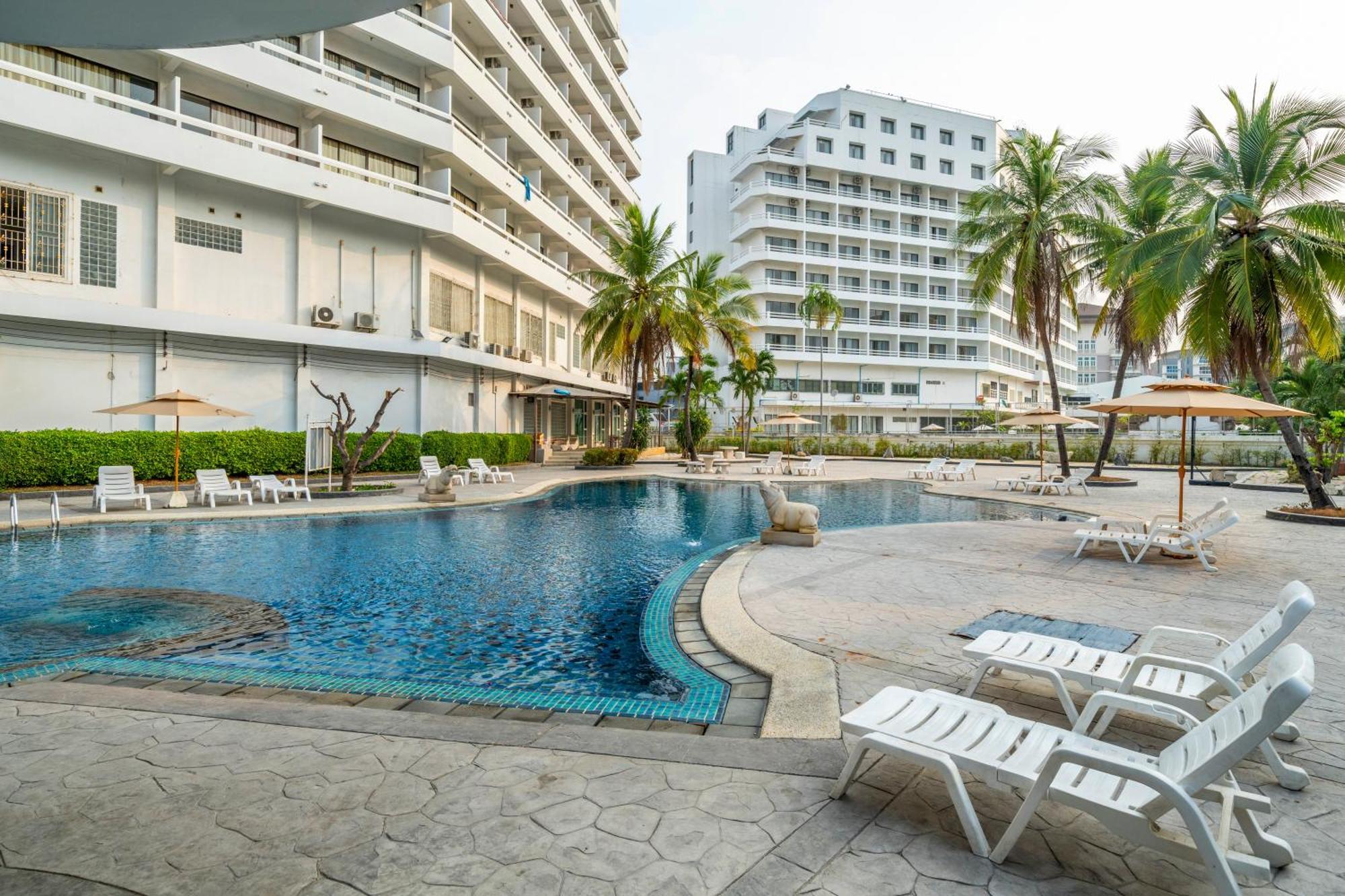 Welcome Plaza Hotel Pattaya Exterior photo