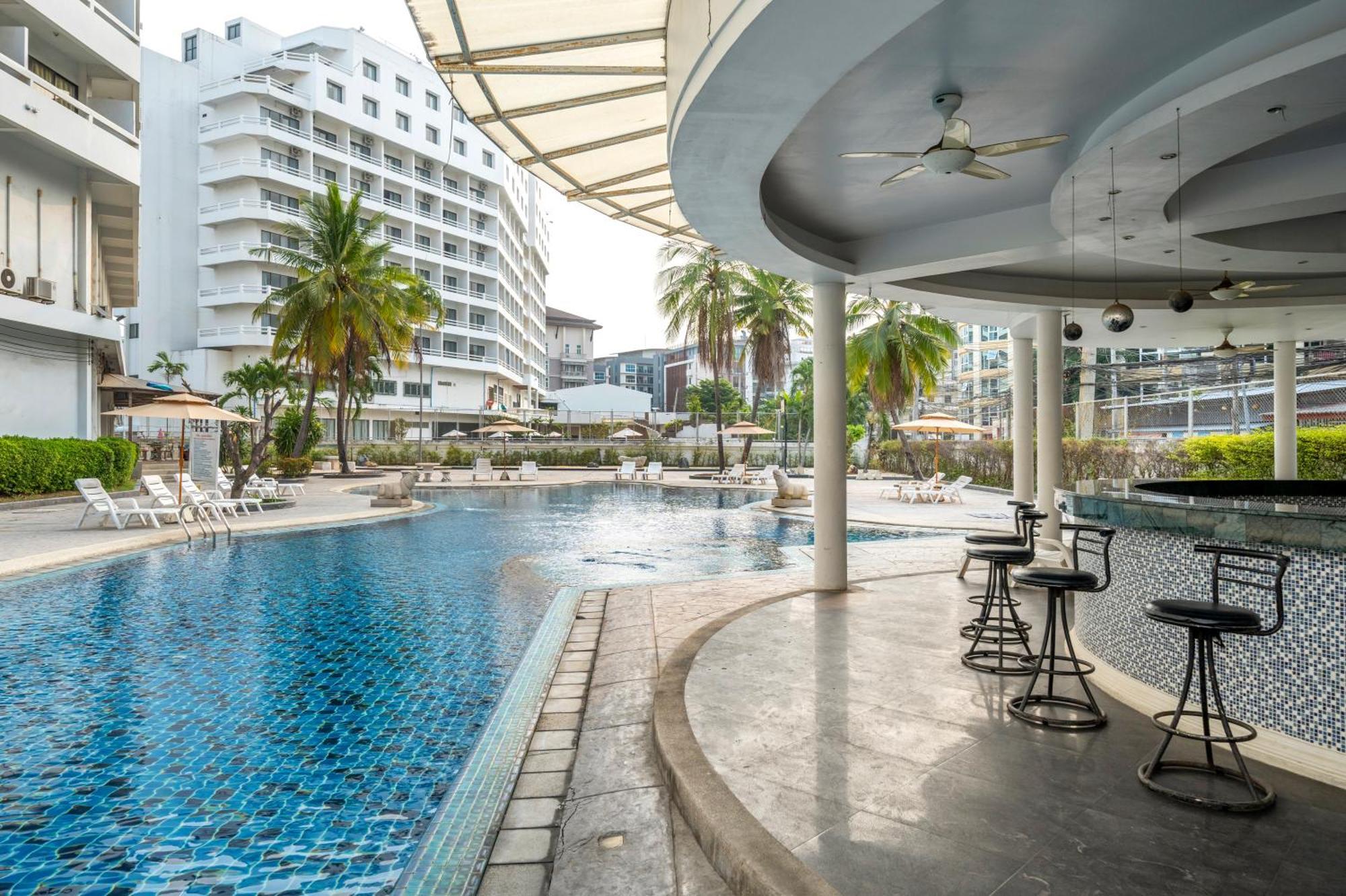 Welcome Plaza Hotel Pattaya Exterior photo