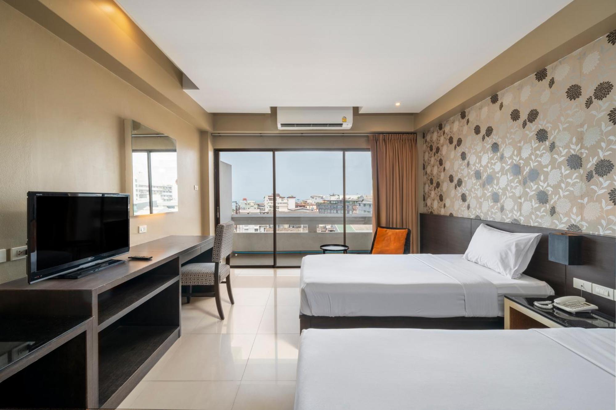 Welcome Plaza Hotel Pattaya Exterior photo