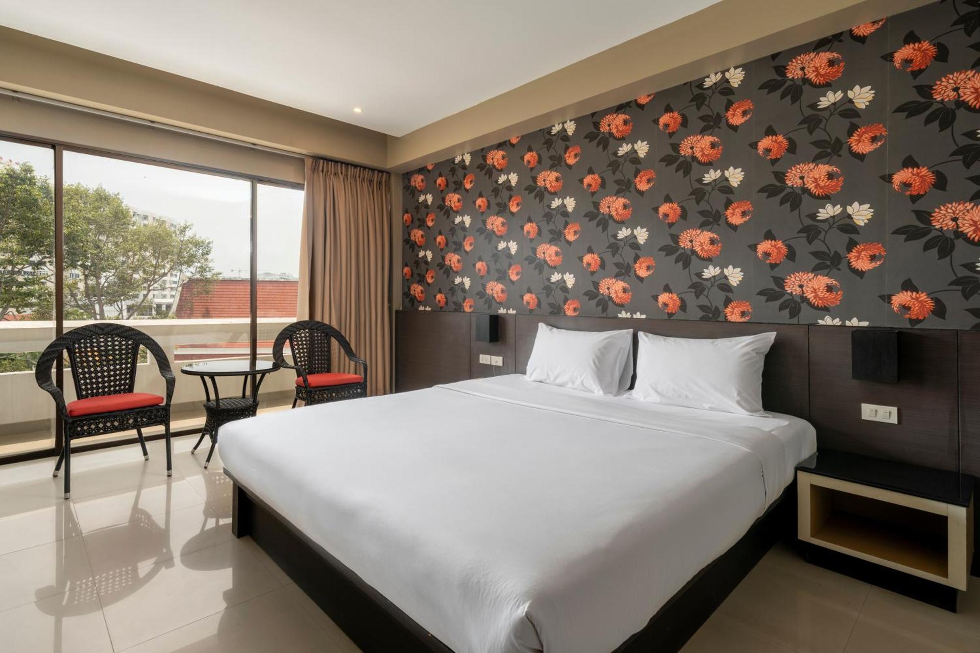 Welcome Plaza Hotel Pattaya Exterior photo