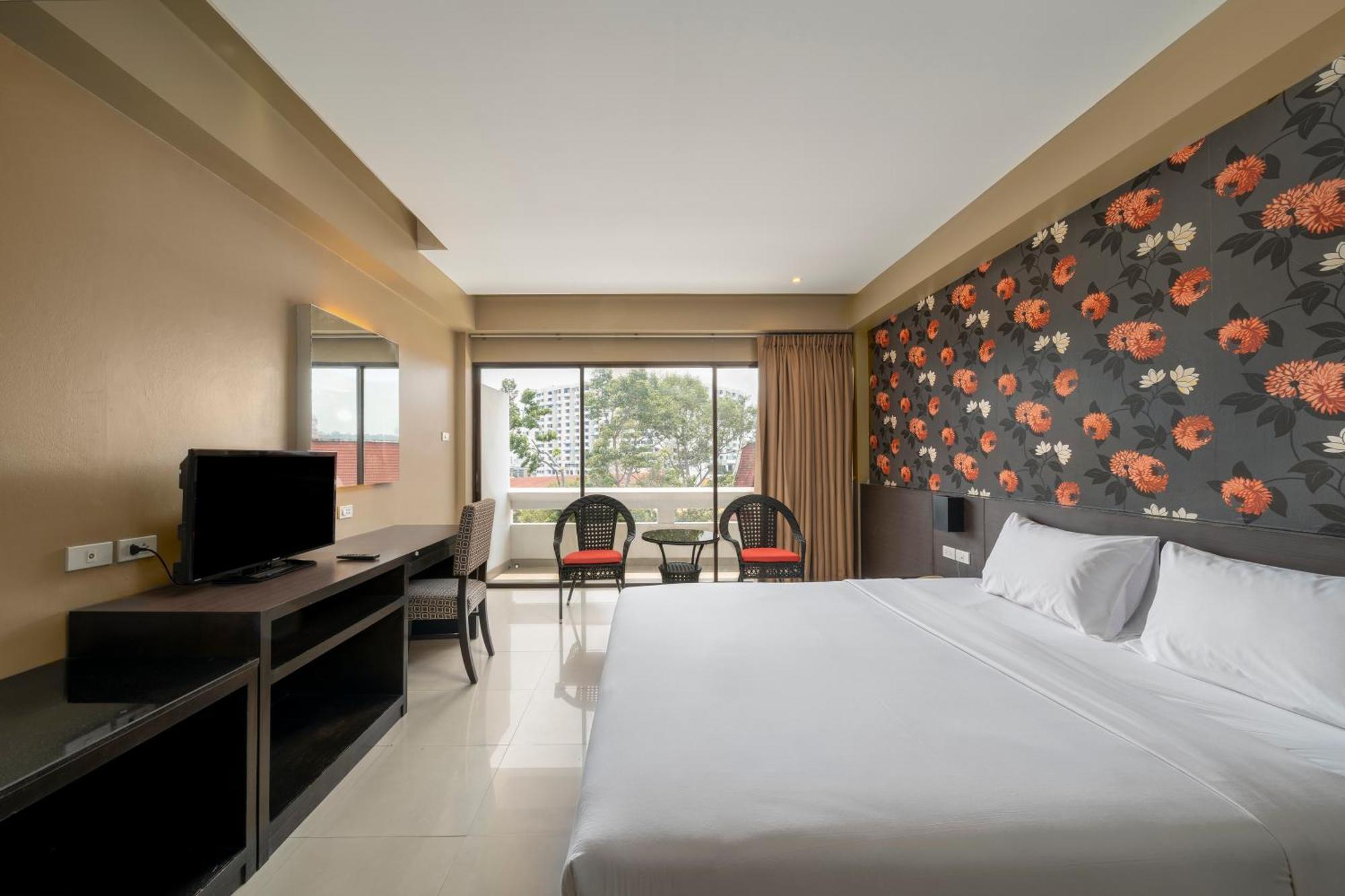 Welcome Plaza Hotel Pattaya Exterior photo