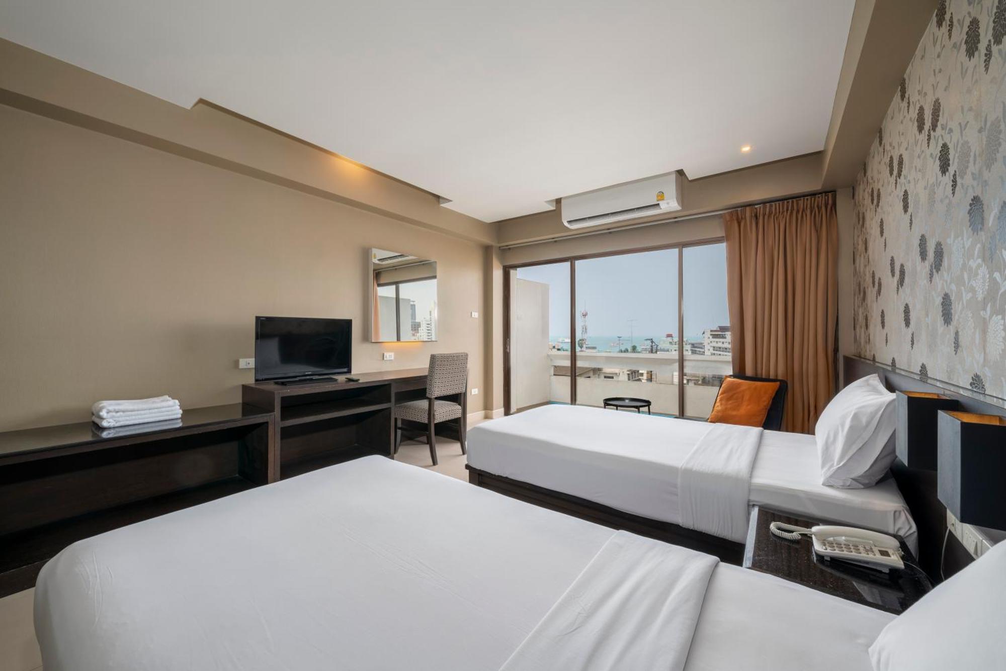 Welcome Plaza Hotel Pattaya Exterior photo