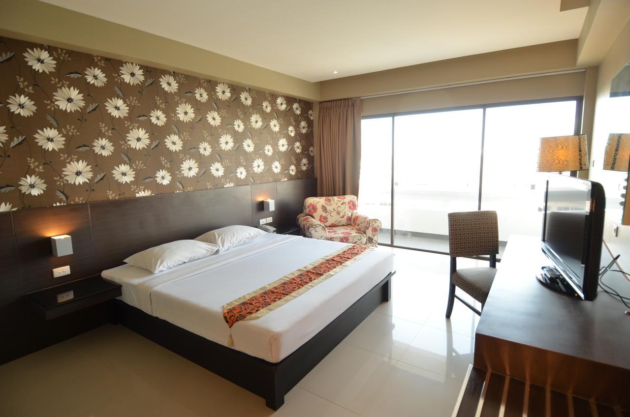 Welcome Plaza Hotel Pattaya Exterior photo