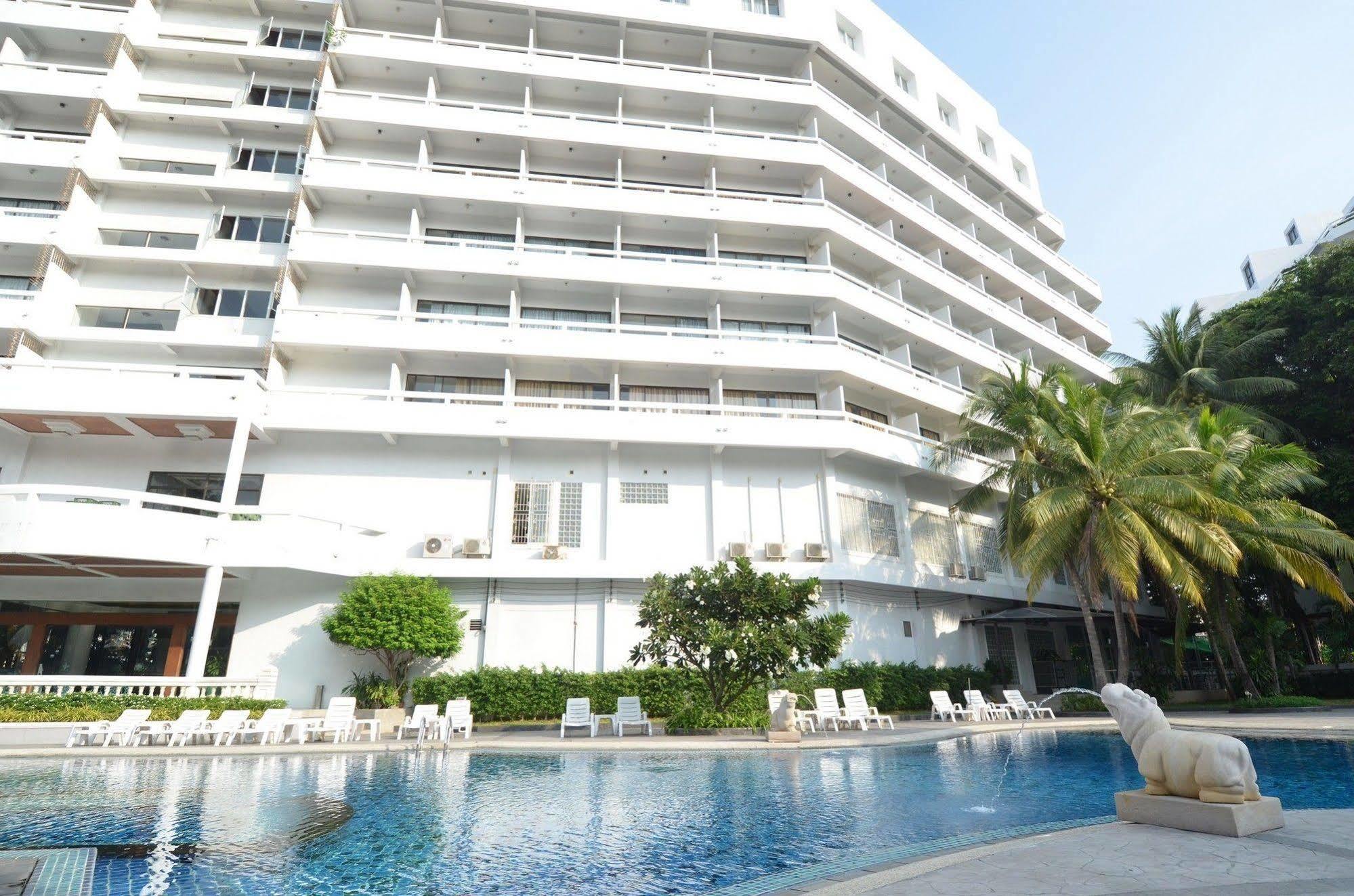 Welcome Plaza Hotel Pattaya Exterior photo